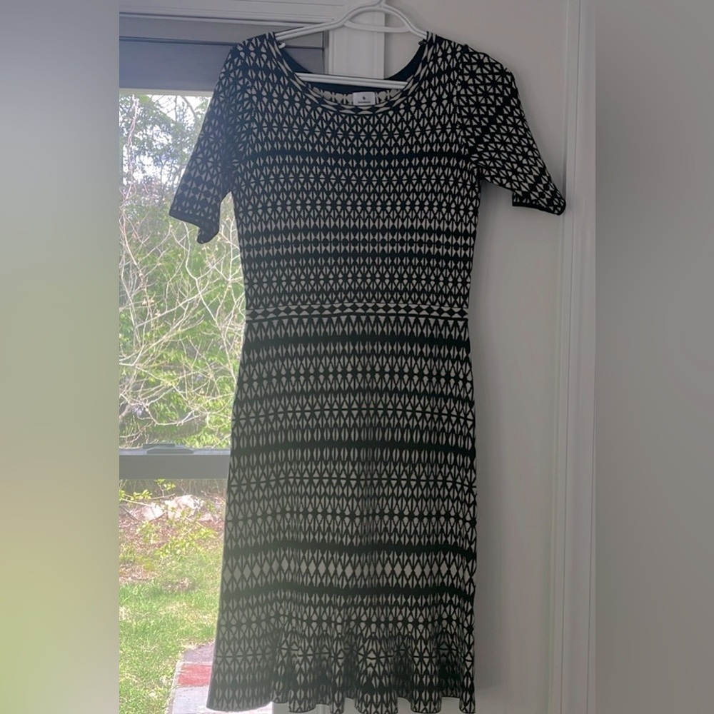 Dress barn knitted dress XS black and white pattern